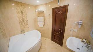 Отель Fenix Винница Люкс с 1 спальней-2